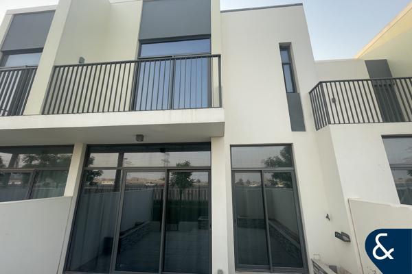 Vacant | Single Row | Close to facilities